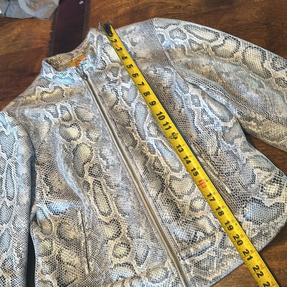 Ruby Road snake skin print jacket. Size 10P. EUC - Picture 6 of 9